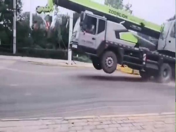 鸡西市吊车租赁电话_吊车出租