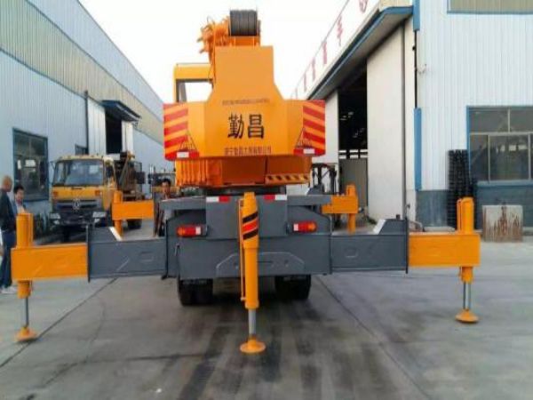 莱西市吊车租赁公司_雨选择吊车租赁的用途有哪些